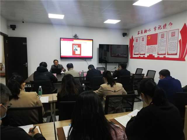 5、11月30日，市科技局會(huì)議室、主持人王立燊，主講人劉年強(qiáng)，主題：“習(xí)近平新時(shí)代中國特色社會(huì)主義思想”宣講，參會(huì)人員：全局黨員、干部職工25人.jpg